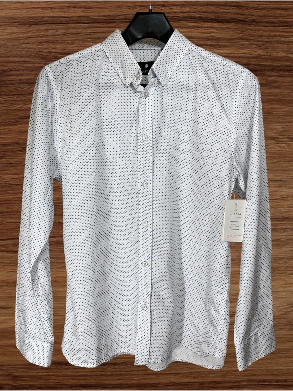 VUSTRA Men’s White Micro Geometric Print Dress Shirt. Medium